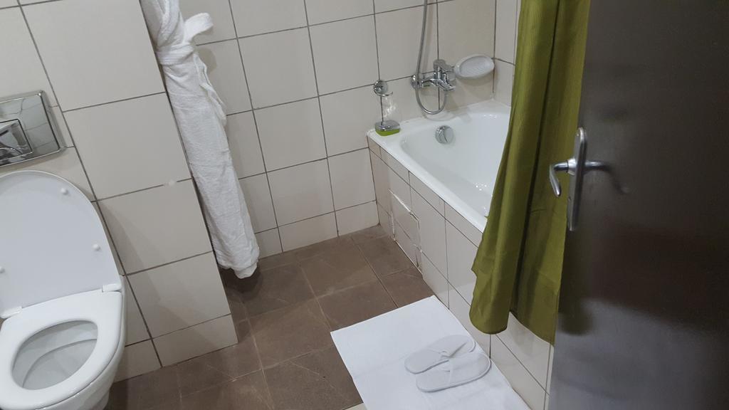 Hotel El Farouk Bamako Buitenkant foto
