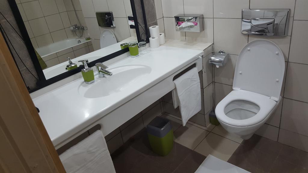 Hotel El Farouk Bamako Buitenkant foto