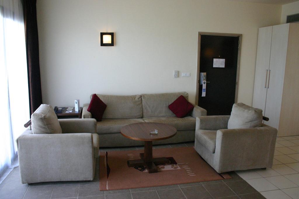 Hotel El Farouk Bamako Buitenkant foto