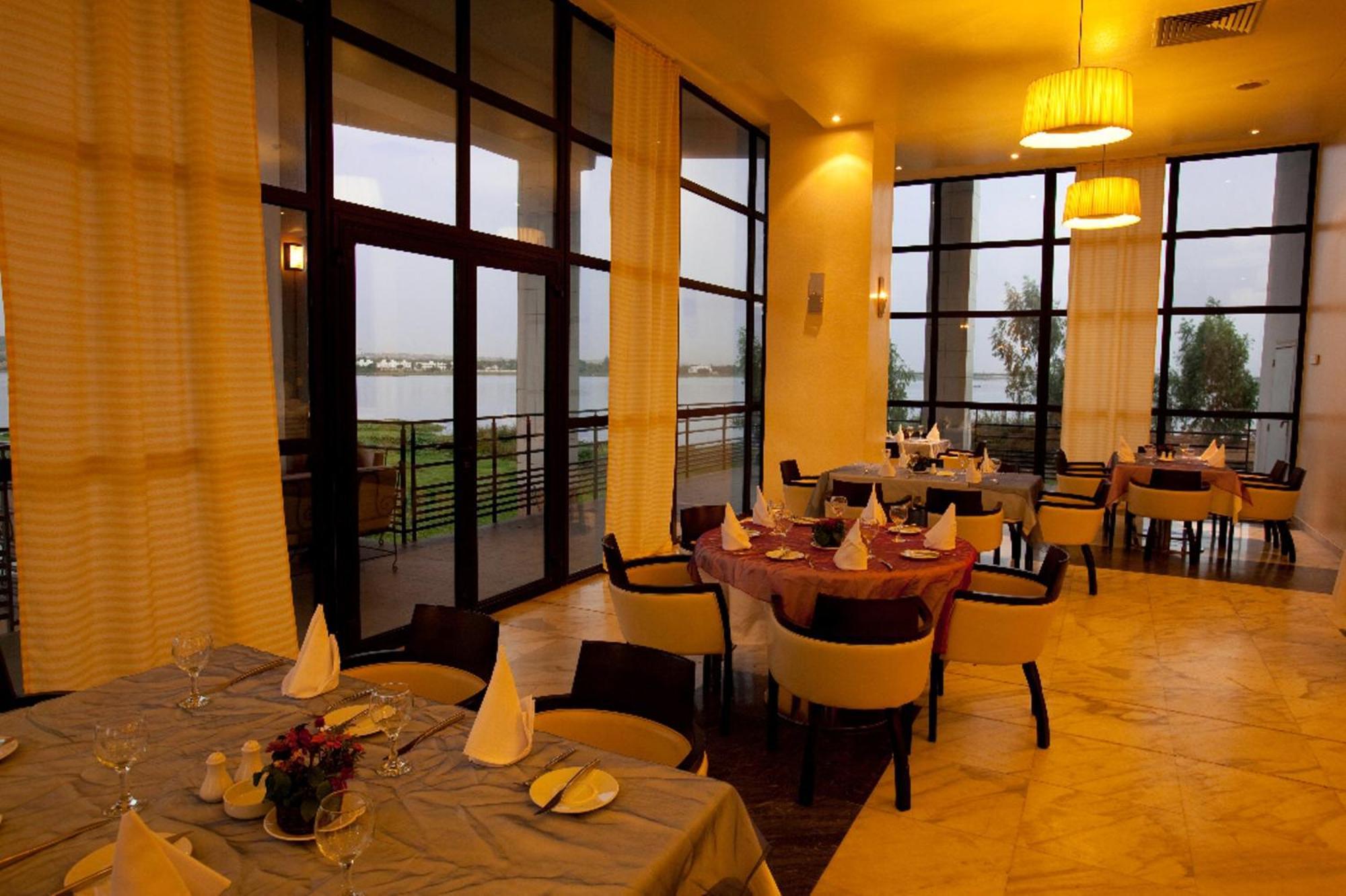 Hotel El Farouk Bamako Buitenkant foto