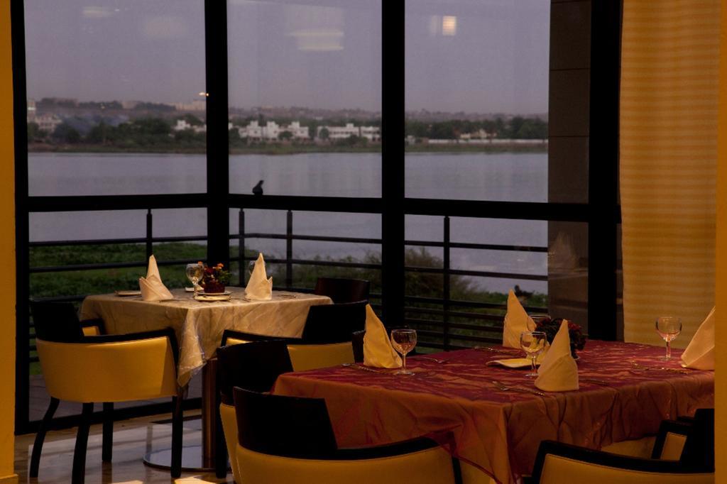Hotel El Farouk Bamako Buitenkant foto