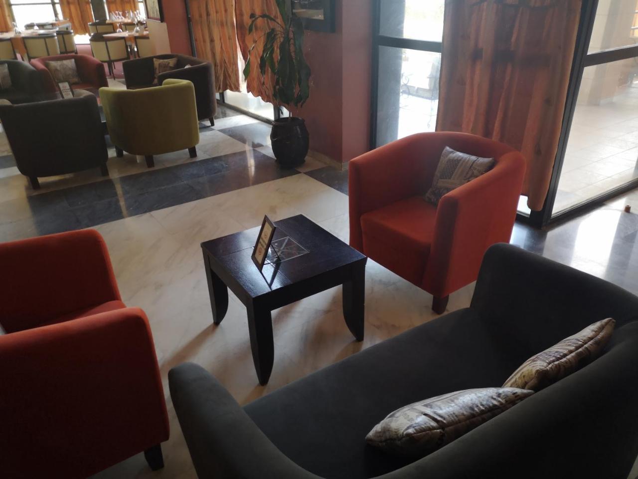 Hotel El Farouk Bamako Buitenkant foto