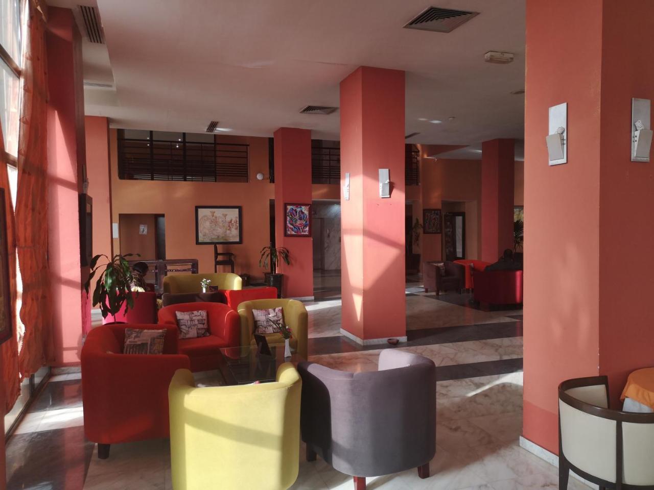 Hotel El Farouk Bamako Buitenkant foto